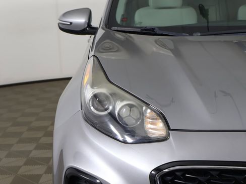 Used 2020 Kia Sportage LX w/ LX Popular Package image 11