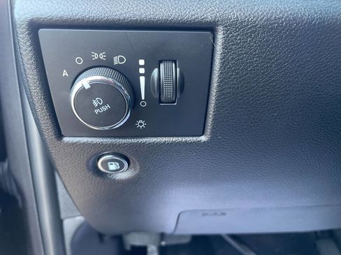 Used 2020 Jeep Grand Cherokee Limited image 16