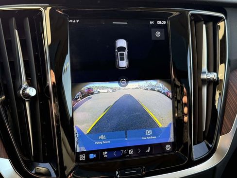 Used 2023 Volvo V60 B5 Cross Country Plus w/ Climate Package image 11