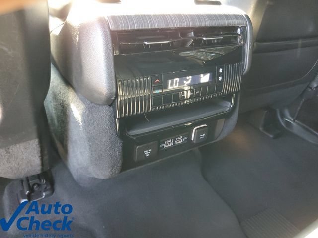 Used 2024 Jeep Wagoneer Series II w/ Flexible Seating Group AWD/4WD image 14