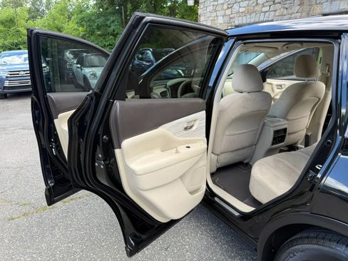 Used 2016 Nissan Murano S w/ Navigation Package AWD/4WD image 19