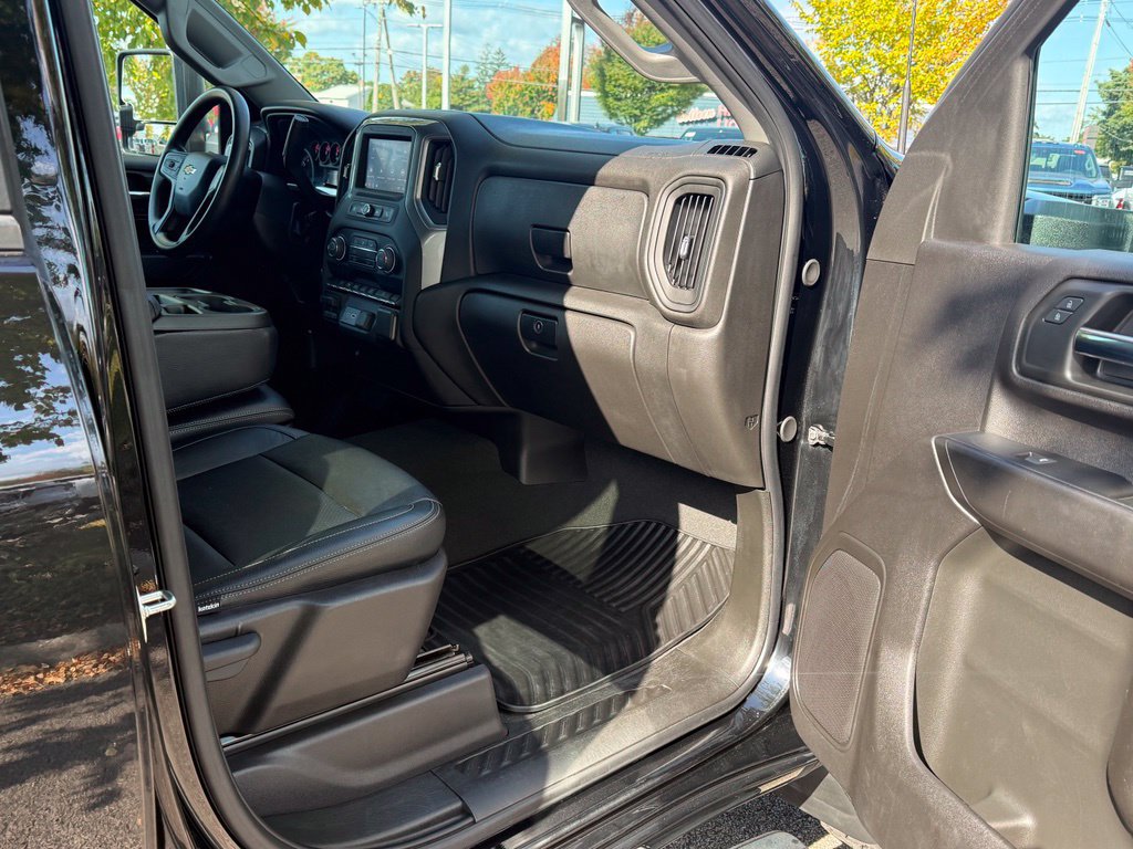 Used 2024 Chevrolet Silverado 2500 Custom w/ Custom Value Package AWD/4WD image 16
