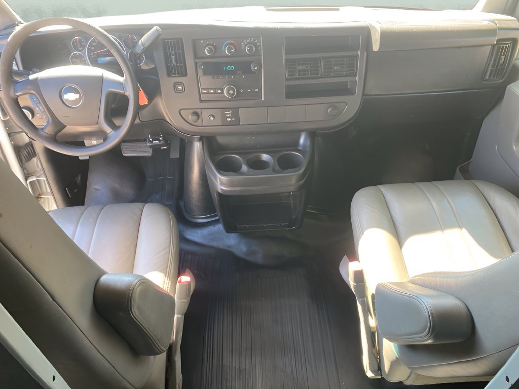 Used 2014 Chevrolet Express 3500 RWD image 13