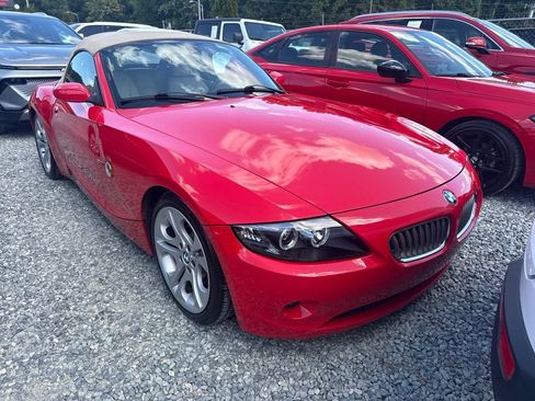 Used 2004 BMW Z4 3.0i RWD image 2