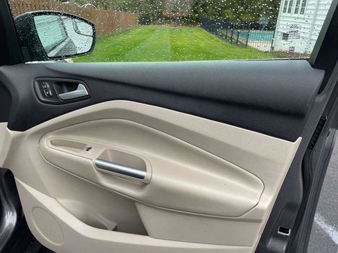 Used 2013 Ford C-MAX SEL image 38