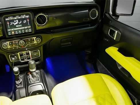 Used 2019 Jeep Wrangler Unlimited Sahara image 51