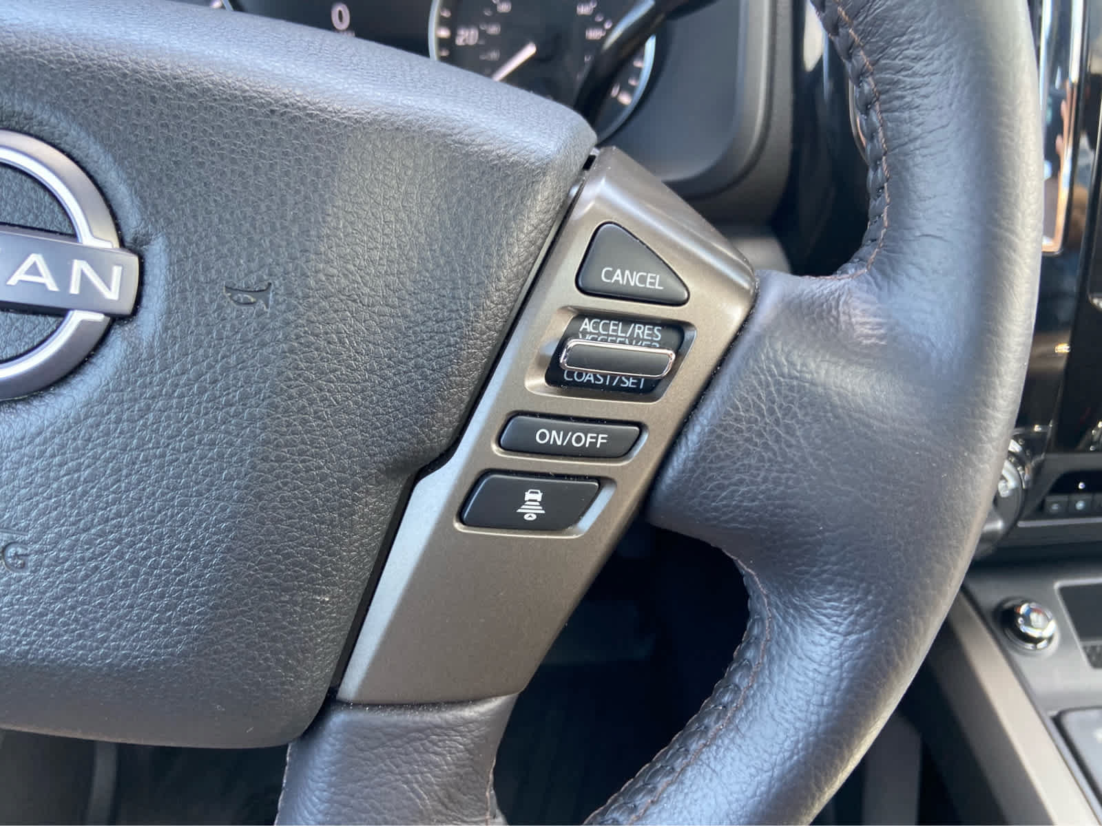 Used 2024 Nissan Titan Platinum Reserve w/ Moonroof Package AWD/4WD image 21