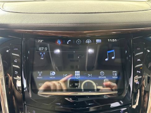 Used 2018 Cadillac Escalade Premium Luxury AWD/4WD image 38