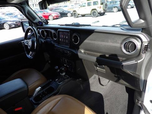 Used 2021 Jeep Gladiator Overland w/ Popular Equipment Package image 16