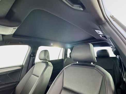 Used 2022 Volkswagen Tiguan SE R-Line image 15