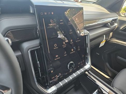 New 2026 GMC Yukon XL Elevation AWD/4WD image 13
