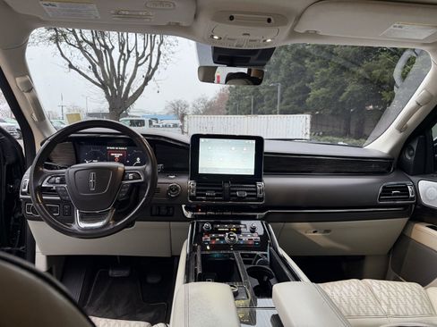 Used 2019 Lincoln Navigator Black Label w/ Cargo Package image 11