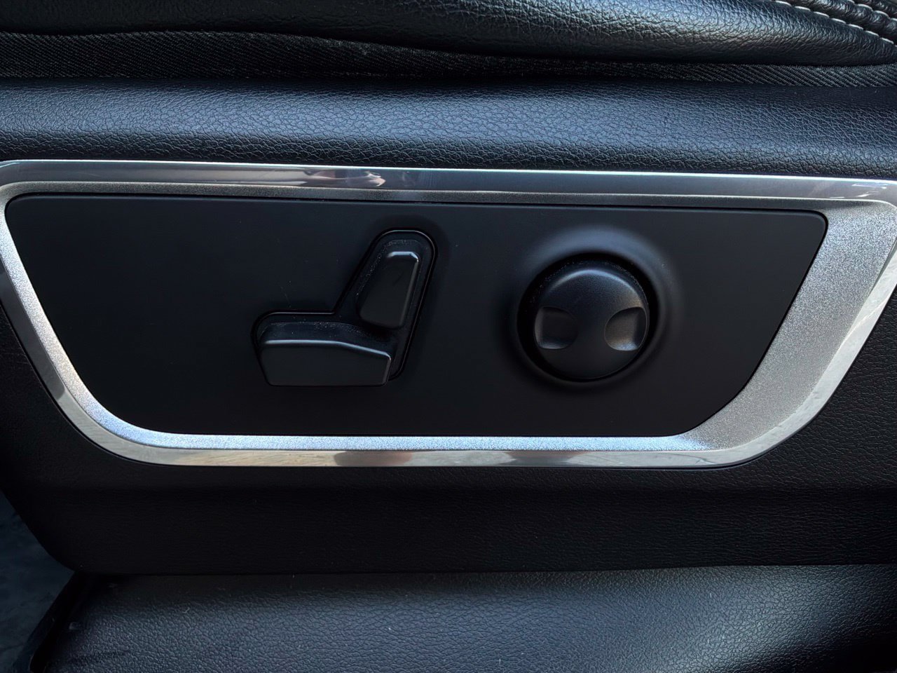 Used 2022 RAM 1500 Laramie RWD image 15