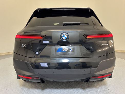Used 2023 BMW iX xDrive50 image 10