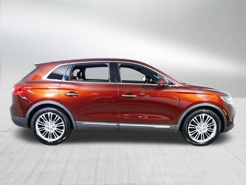 Used 2016 Lincoln MKX Reserve w/ Technology Package FWD image 8
