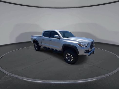 Used 2021 Toyota Tacoma TRD Off-Road w/ TRD Premium Off Road Package AWD/4WD image 2