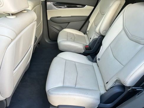 Used 2020 Cadillac XT6 Premium Luxury image 7