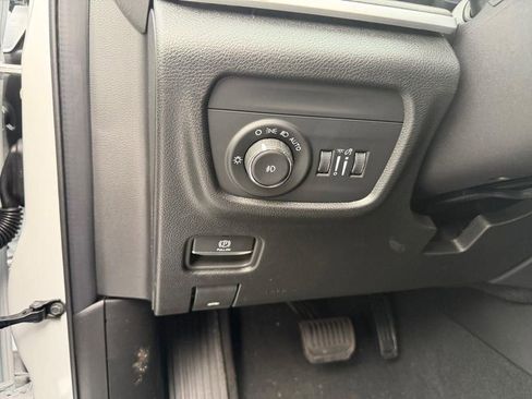 New 2025 Jeep Grand Cherokee Limited w/ Black Appearance Package image 18