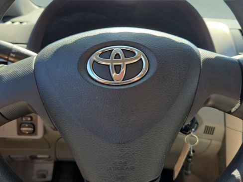 Used 2013 Toyota Corolla L image 29