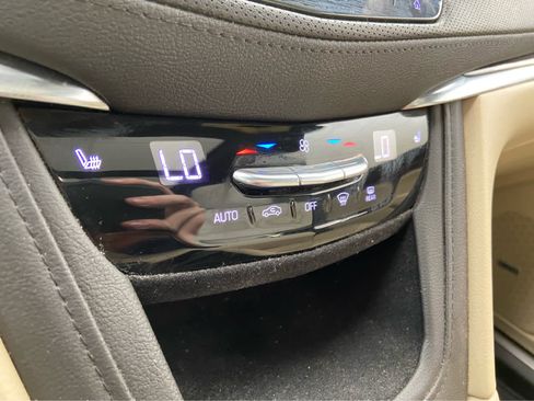 Used 2019 Cadillac XT5 Luxury image 34