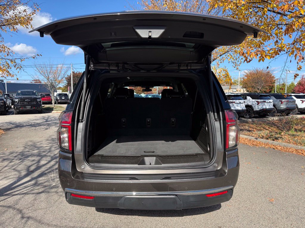 Used 2021 Chevrolet Suburban LT w/ Luxury Package AWD/4WD image 10