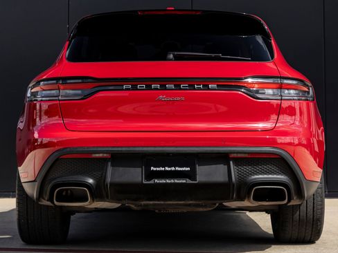 Certified 2024 Porsche Macan image 10