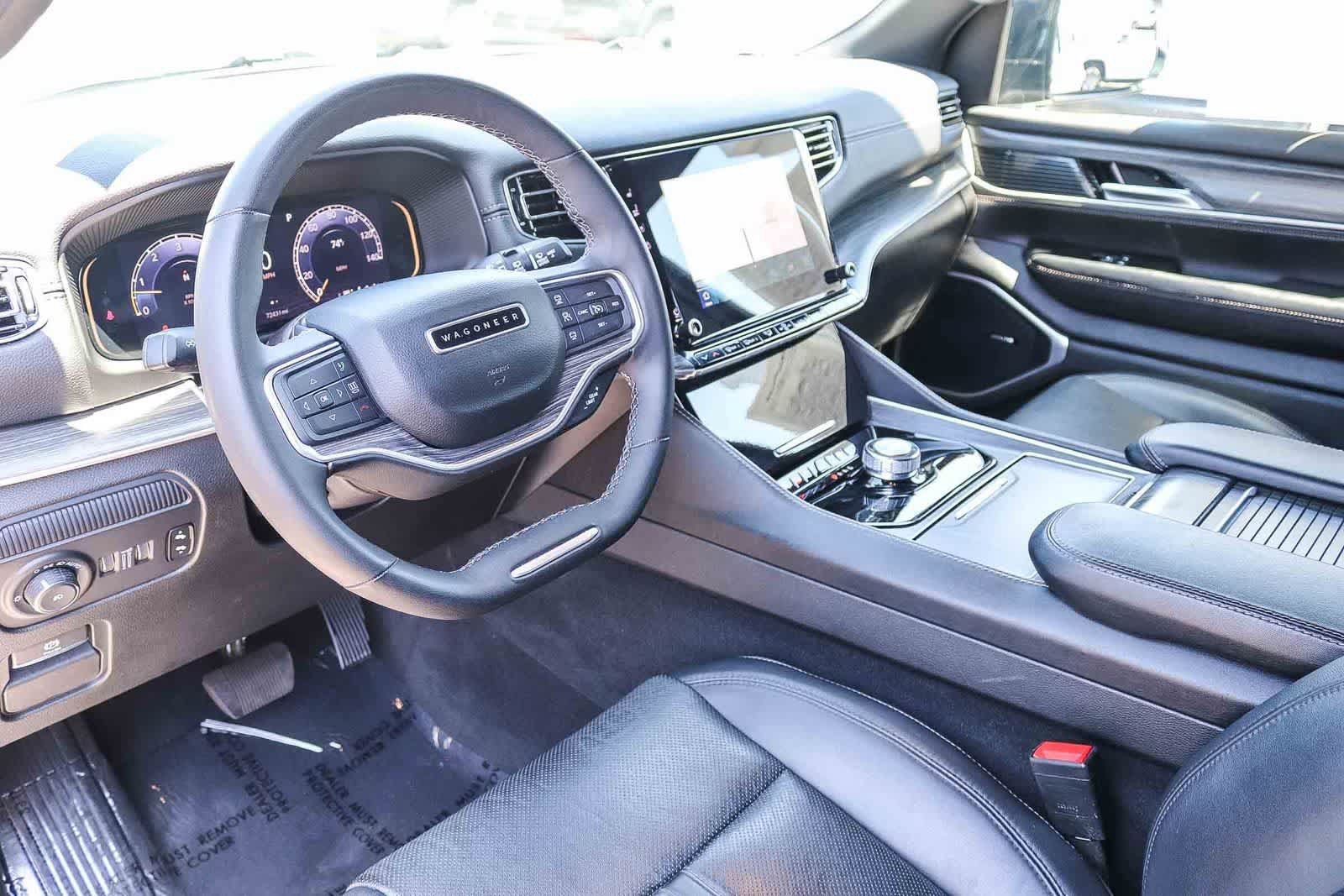 Used 2024 Jeep Wagoneer L Series II RWD image 16