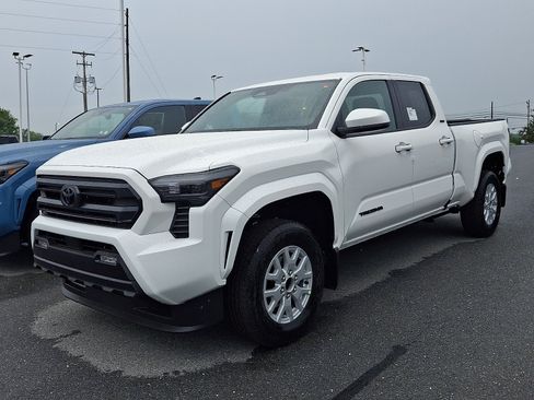 New 2026 Toyota Tacoma SR5 RWD image 3