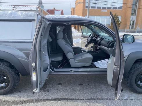 Used 2014 Toyota Tacoma 4x4 Access Cab image 24