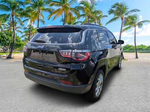 Used 2022 Jeep Compass Latitude AWD/4WD image 3