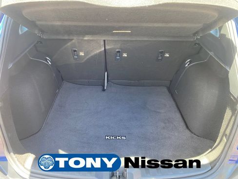 Used 2018 Nissan Kicks SR FWD image 29