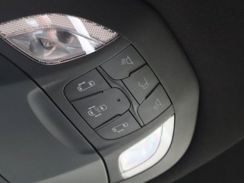 New 2026 Chrysler Pacifica Select image 42