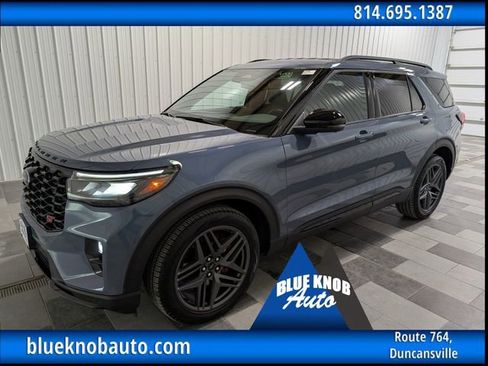 Used 2025 Ford Explorer ST image 1