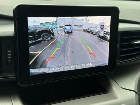 Certified 2023 Ford Explorer XLT w/ Class IV Trailer Tow Package AWD/4WD image 21