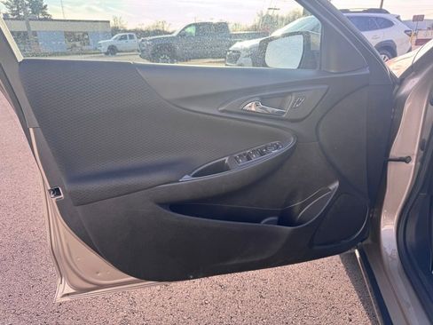 Used 2024 Chevrolet Malibu LT image 11