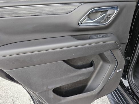 Used 2024 GMC Yukon SLT image 27