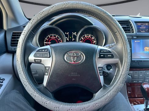 Used 2012 Toyota Highlander Limited FWD image 15