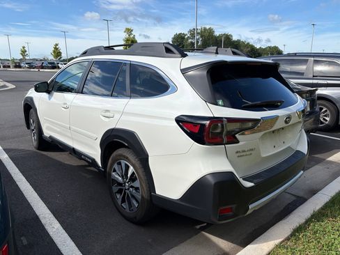 Certified 2023 Subaru Outback Limited AWD/4WD image 4