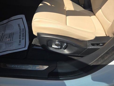 Used 2020 Jaguar F-PACE Premium image 31