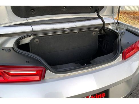 Used 2018 Chevrolet Camaro LT image 10