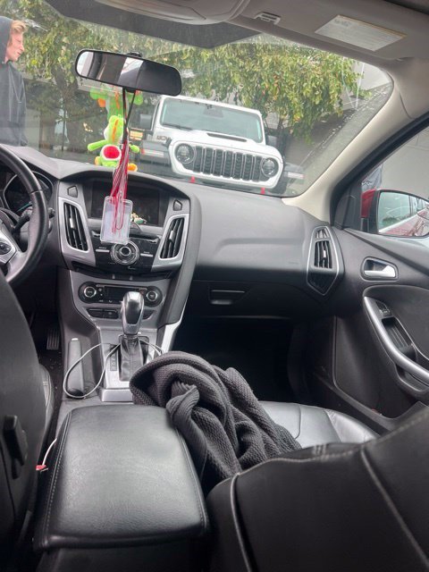 Used 2014 Ford Focus Titanium FWD image 15