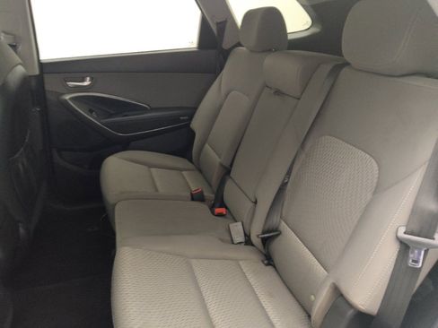 Used 2018 Hyundai Santa Fe SE w/ Cargo Package FWD image 18