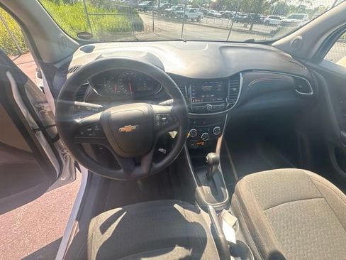 Used 2021 Chevrolet Trax LS w/ Tint and Cruise Package FWD image 10