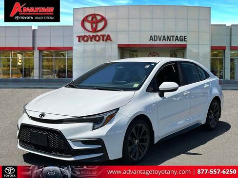 Used 2023 Toyota Corolla SE w/ Carpet Mat Package (TMS) FWD image 4
