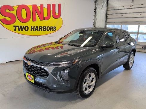 New 2026 Chevrolet Trax LS FWD image 1