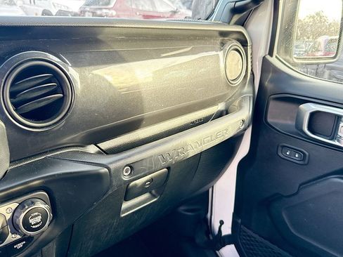 Used 2021 Jeep Wrangler Unlimited Sport image 17