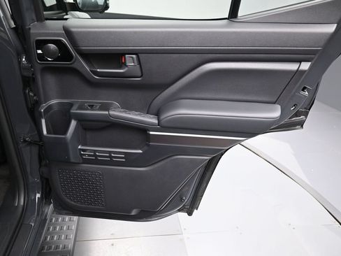 Certified 2025 Toyota 4Runner TRD Off-Road Premium AWD/4WD image 36