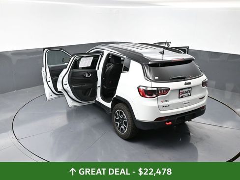 Used 2025 Jeep Compass Trailhawk w/ Trailer Tow Group image 63