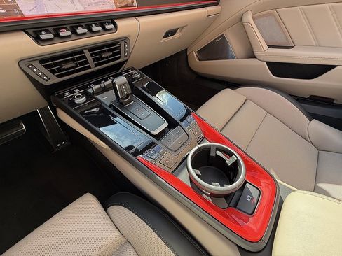 Certified 2025 Porsche 911 Carrera image 16