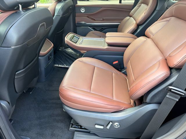 New 2027 Lincoln Navigator Reserve AWD/4WD image 21
